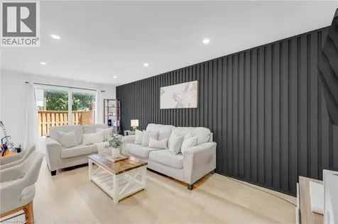 5275 Banting Court Burlington ON L7L 2Z4
