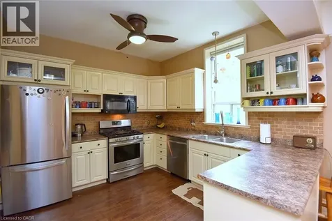 135 Alpine Avenue Hamilton ON L9A 1A7