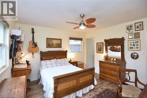 135 Alpine Avenue Hamilton ON L9A 1A7