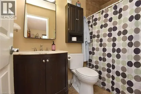 135 Alpine Avenue Hamilton ON L9A 1A7