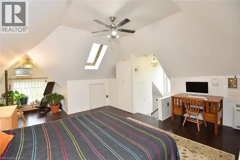 135 Alpine Avenue Hamilton ON L9A 1A7