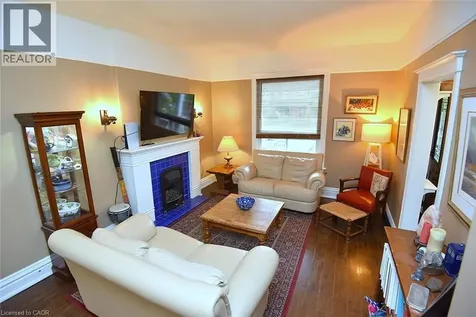135 Alpine Avenue Hamilton ON L9A 1A7