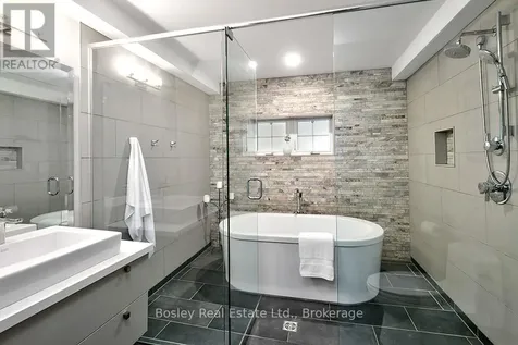 102 Ridgeview Drive North Blue Mountains ON L9Y 0L4