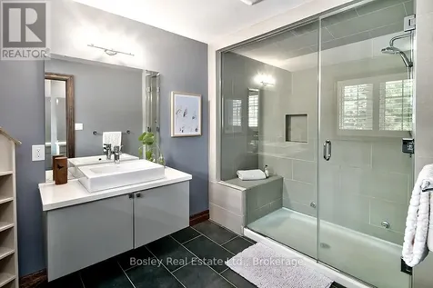102 Ridgeview Drive North Blue Mountains ON L9Y 0L4