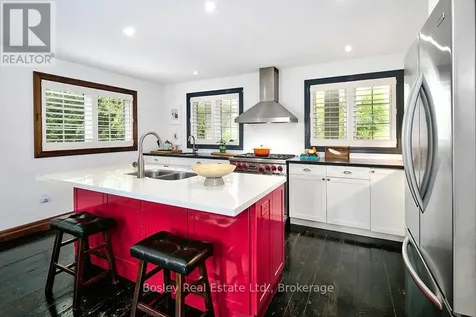 102 Ridgeview Drive North Blue Mountains ON L9Y 0L4