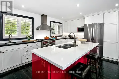 102 Ridgeview Drive North Blue Mountains ON L9Y 0L4