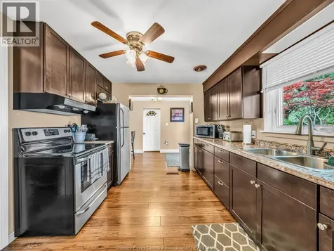 3278 Clemenceau Windsor ON N8T 2R7