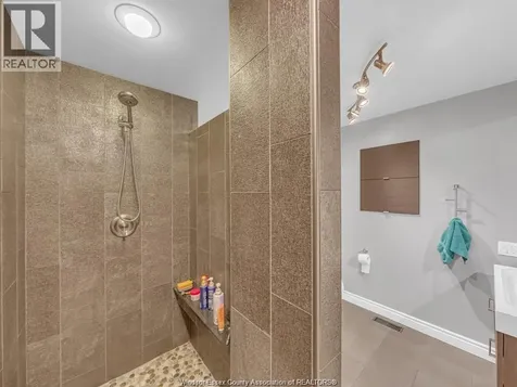 4278 Casgrain Drive Windsor ON N9G 2B2