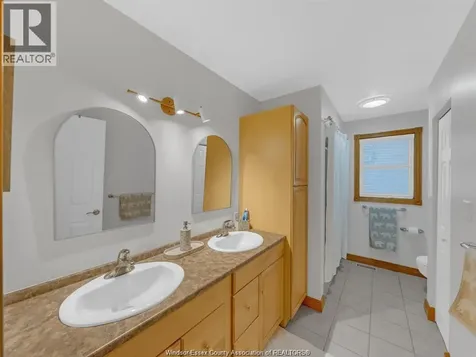 4278 Casgrain Drive Windsor ON N9G 2B2