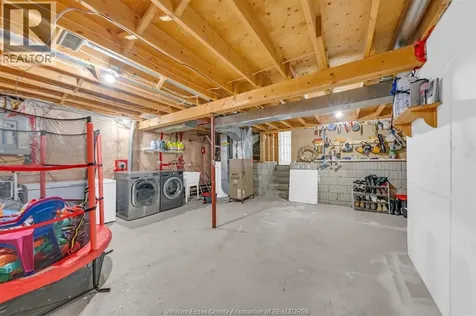 1541 Foster Windsor ON N8W 5P8
