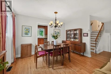 19 Woodhill Crescent Ottawa ON K1B 3B7