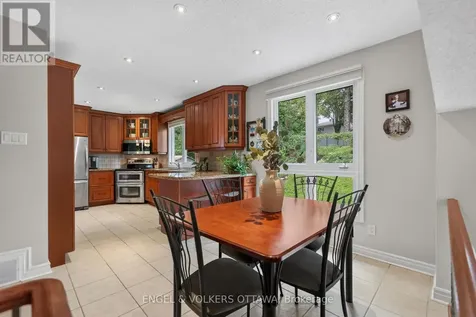 19 Woodhill Crescent Ottawa ON K1B 3B7