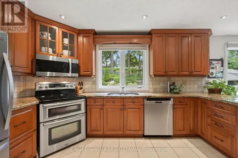19 Woodhill Crescent Ottawa ON K1B 3B7