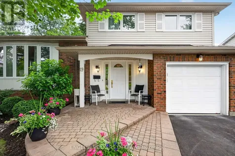 19 Woodhill Crescent Ottawa ON K1B 3B7