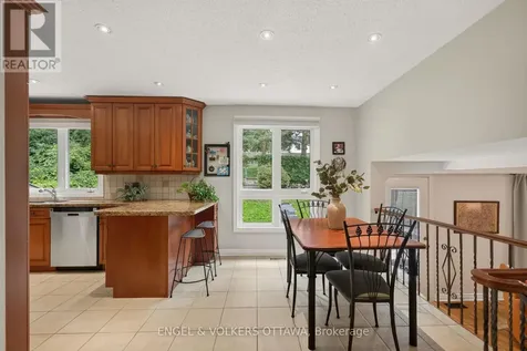 19 Woodhill Crescent Ottawa ON K1B 3B7