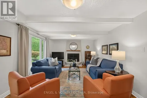 19 Woodhill Crescent Ottawa ON K1B 3B7