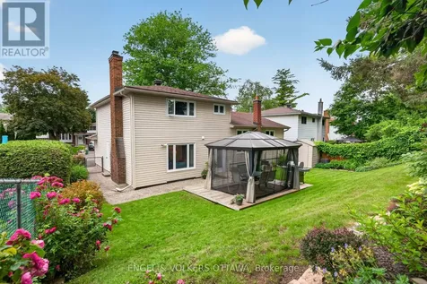 19 Woodhill Crescent Ottawa ON K1B 3B7