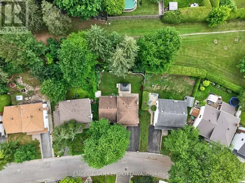 19 Woodhill Crescent Ottawa ON K1B 3B7