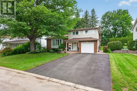 19 Woodhill Crescent Ottawa ON K1B 3B7
