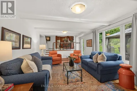 19 Woodhill Crescent Ottawa ON K1B 3B7