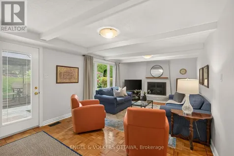 19 Woodhill Crescent Ottawa ON K1B 3B7