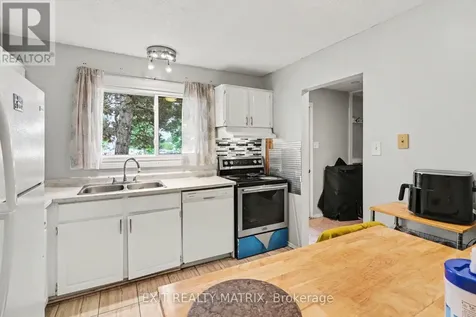 1661 Heron Road Ottawa ON K1V 6A3