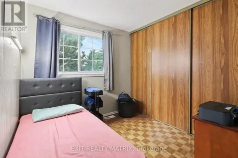 1661 Heron Road Ottawa ON K1V 6A3