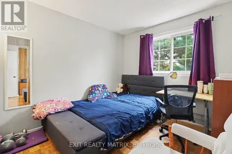 1661 Heron Road Ottawa ON K1V 6A3