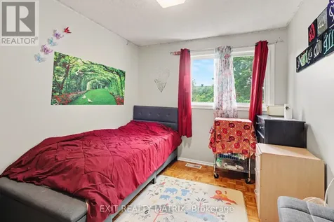 1661 Heron Road Ottawa ON K1V 6A3