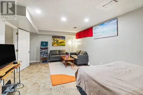 1661 Heron Road Ottawa ON K1V 6A3