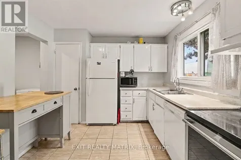 1661 Heron Road Ottawa ON K1V 6A3