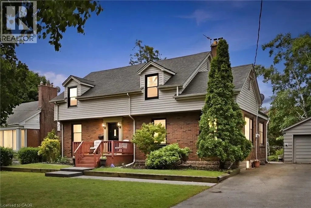 938 Cloverleaf Drive Burlington ON L7T 3Y9