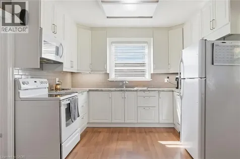 938 Cloverleaf Drive Burlington ON L7T 3Y9