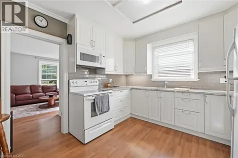 938 Cloverleaf Drive Burlington ON L7T 3Y9