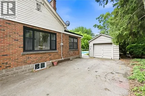 938 Cloverleaf Drive Burlington ON L7T 3Y9