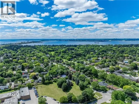 938 Cloverleaf Drive Burlington ON L7T 3Y9