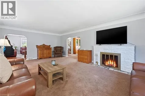 938 Cloverleaf Drive Burlington ON L7T 3Y9