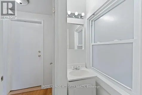 60 Clarey Avenue Ottawa ON K1S 2R7