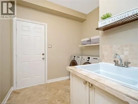 15 Trillium Terrace Halton Hills ON L7J 2W8
