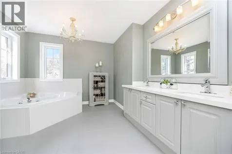 15 Trillium Terrace Halton Hills ON L7J 2W8