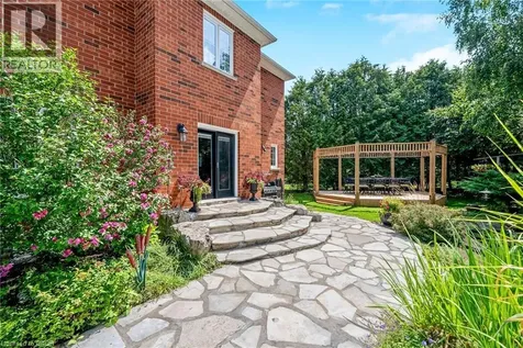 15 Trillium Terrace Halton Hills ON L7J 2W8