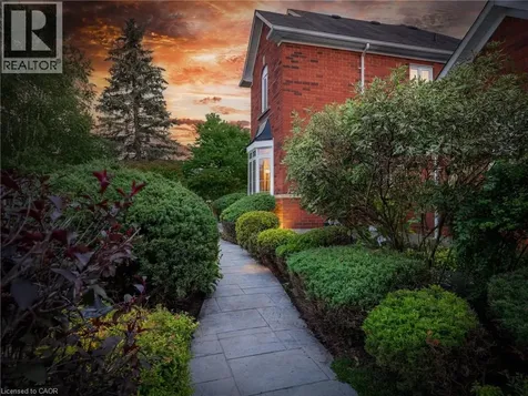 15 Trillium Terrace Halton Hills ON L7J 2W8