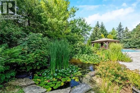 15 Trillium Terrace Halton Hills ON L7J 2W8