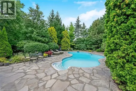 15 Trillium Terrace Halton Hills ON L7J 2W8