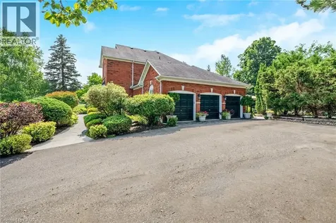 15 Trillium Terrace Halton Hills ON L7J 2W8