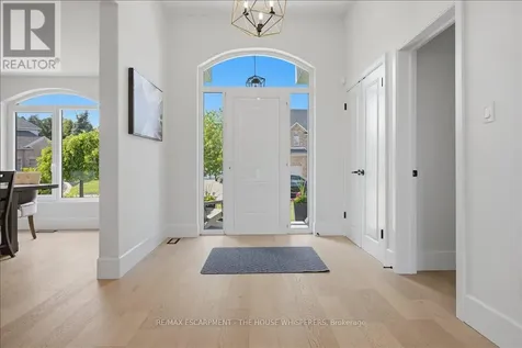 521 Falconridge Crescent Kitchener ON N2K 4H9