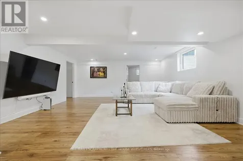 521 Falconridge Crescent Kitchener ON N2K 4H9