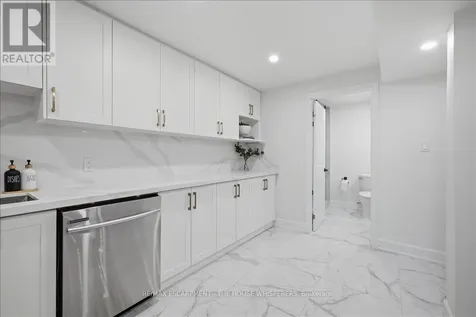 521 Falconridge Crescent Kitchener ON N2K 4H9