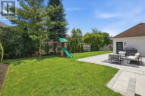 521 Falconridge Crescent Kitchener ON N2K 4H9