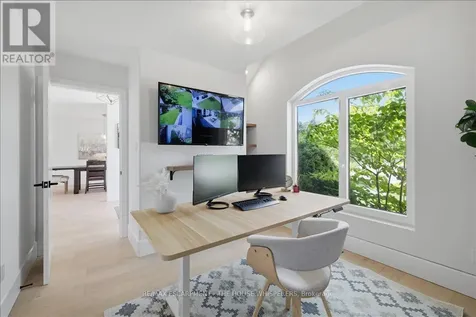 521 Falconridge Crescent Kitchener ON N2K 4H9